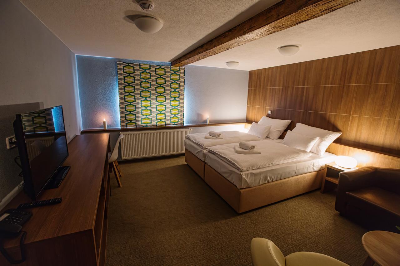 Hotel Na Sustne Krupá 外观 照片