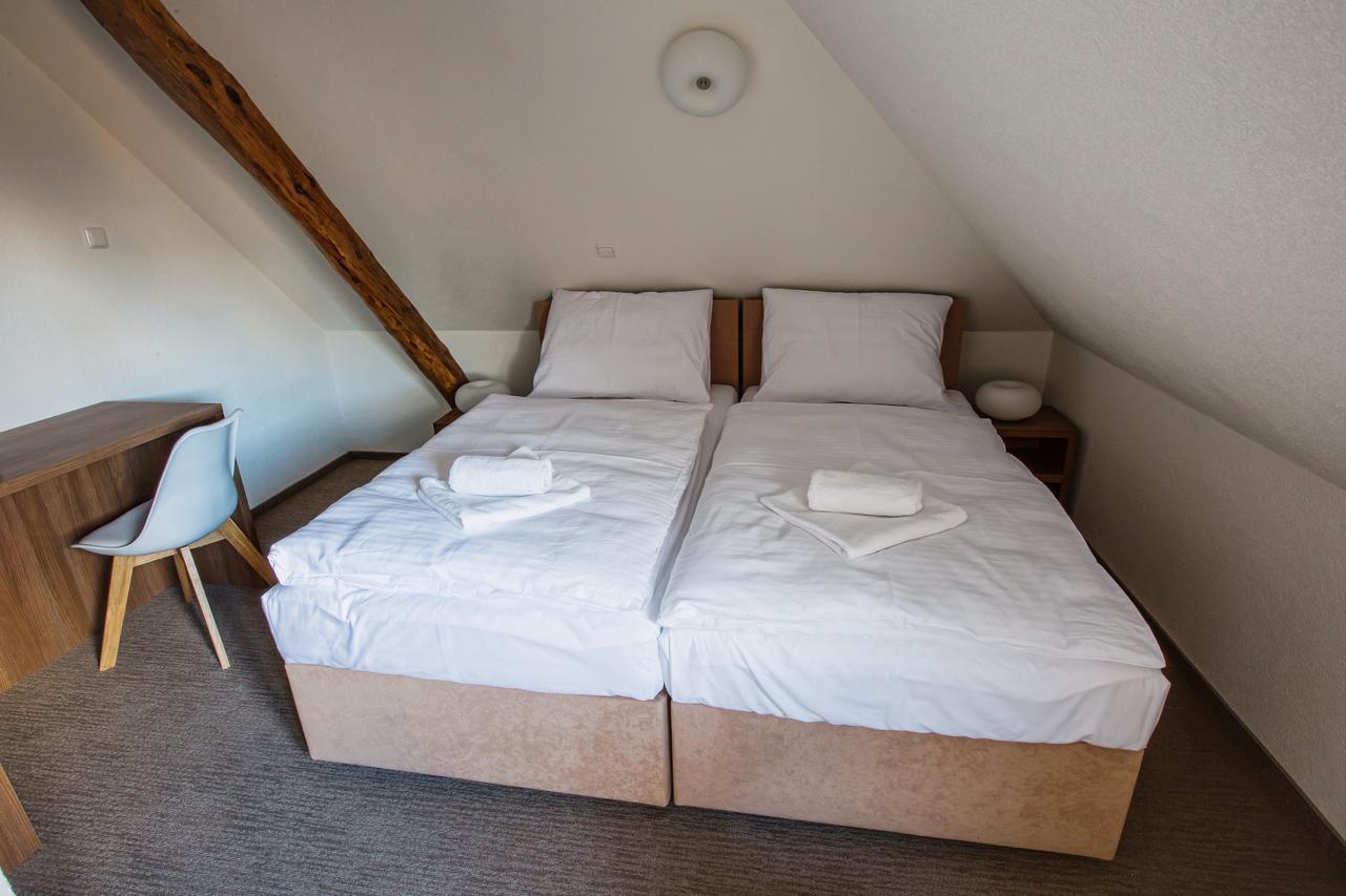 Hotel Na Sustne Krupá 外观 照片